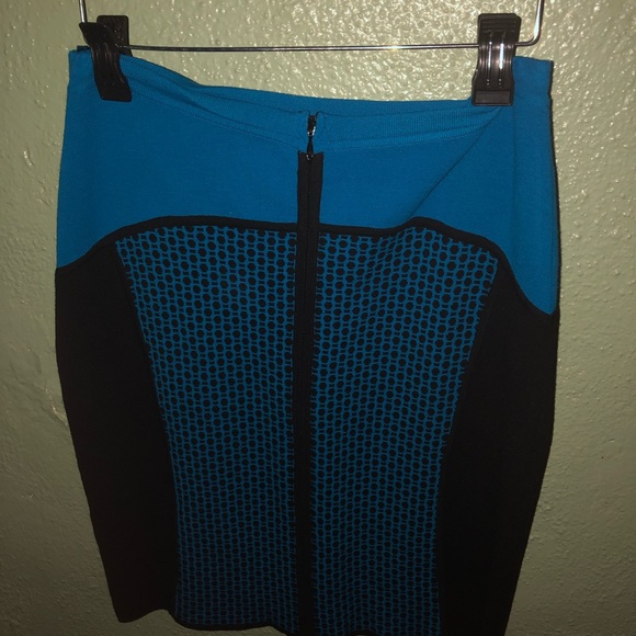 Black/Blue Doncaster Collection sweater skirt. - Picture 2 of 4